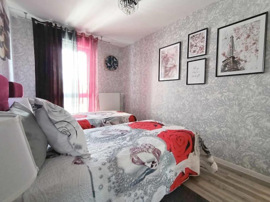 Appartement 4 Pieces - La Rose Des Yvelines - Classe 3 Etoiles Trappes Exterior foto