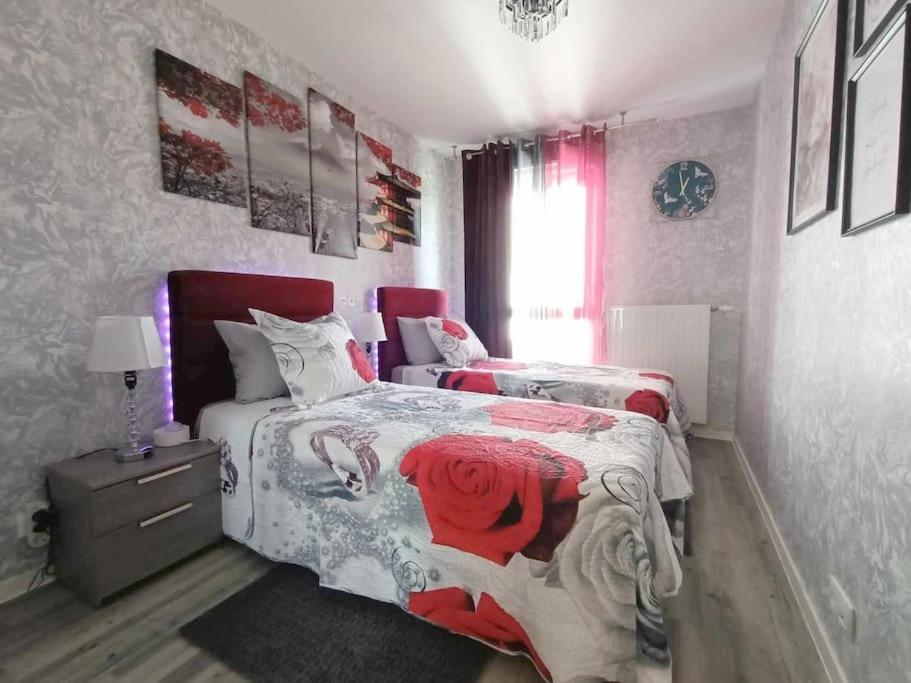 Appartement 4 Pieces - La Rose Des Yvelines - Classe 3 Etoiles Trappes Exterior foto